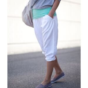 Lululemon power crop pants Womens 8 Gym yoga casual athleisure loungewear comfy